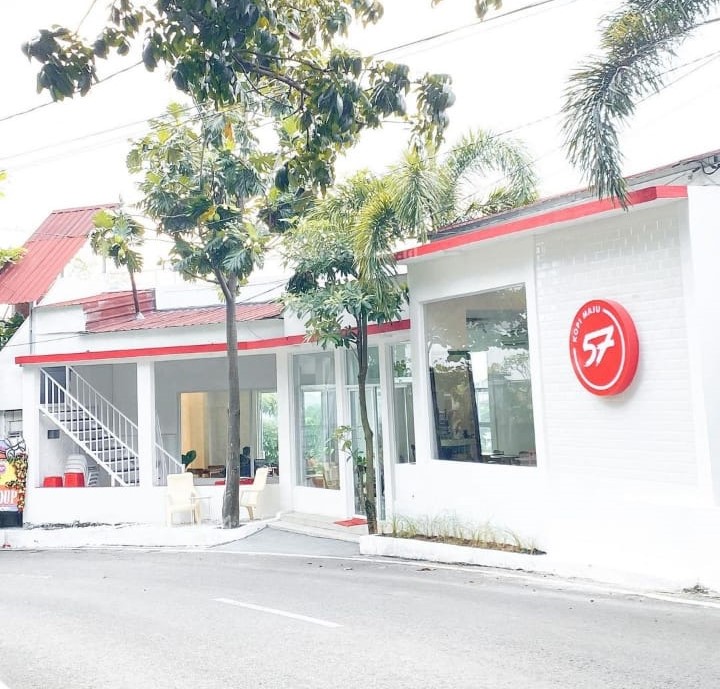 Cafe Favorit di Jl. Rinjani: Kopi Serogo yang Menghangatkan Hari